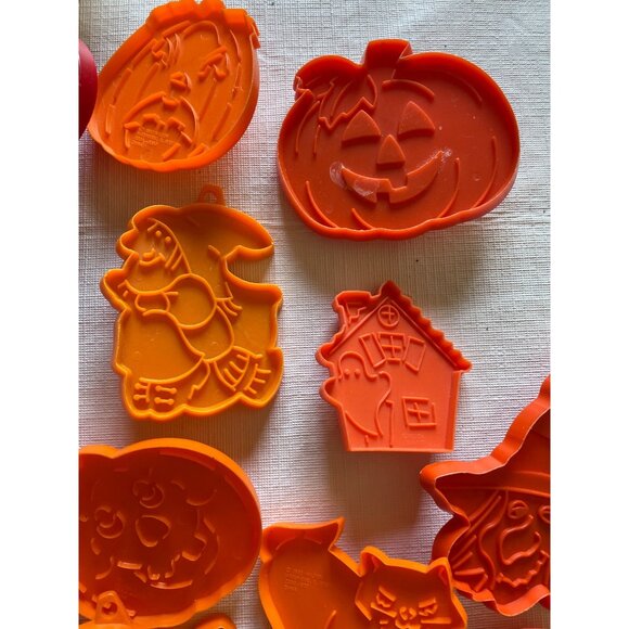 Vintage Halloween Cookie Cutter Set Orange Pumpkins Cat Witch - Picture 6 of 8